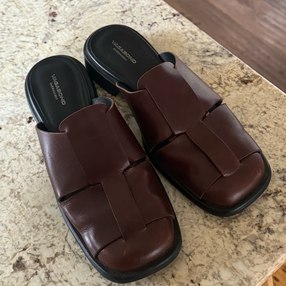 Vagabond Brown Leather Brittie Mules